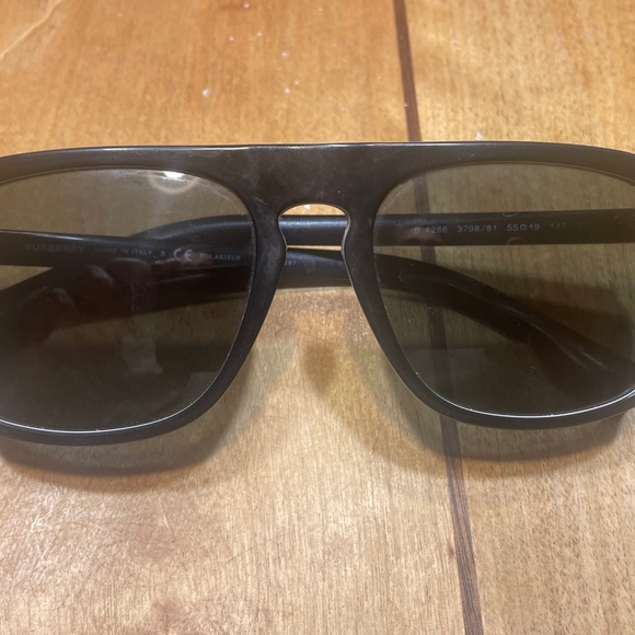 Burberry Embossed Check Square Sunglasses Polarized Made in Italy - Picture 2 of 16